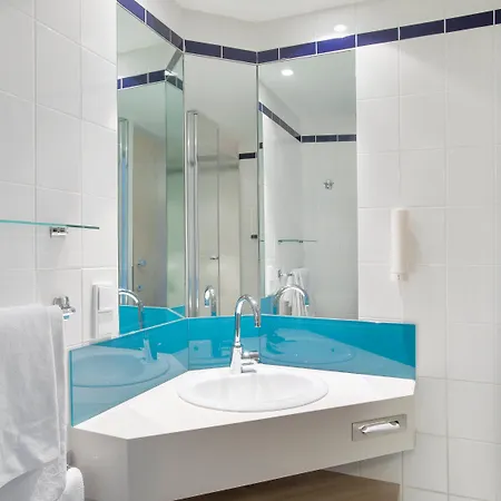 Express Frankfurt Messe By Ihg Hotel 3*