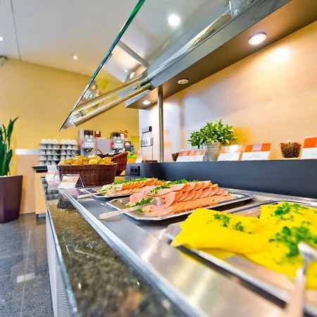 Hotel Express Frankfurt Messe By Ihg Frankfurt am Main