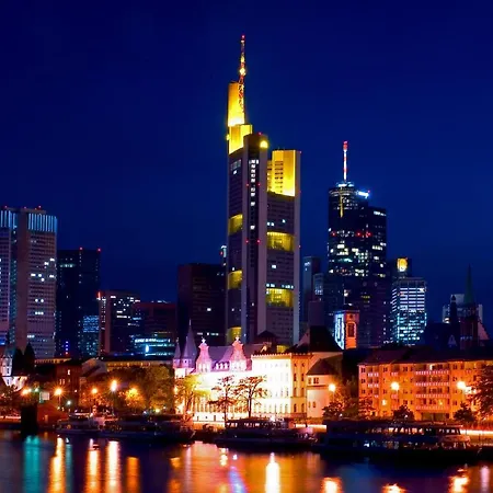 Hotel Express Frankfurt Messe By Ihg 3*