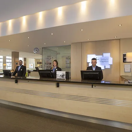 Hotel Express Frankfurt Messe By Ihg 3*