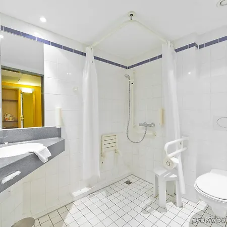 Express Frankfurt Messe By Ihg Hotel 3*