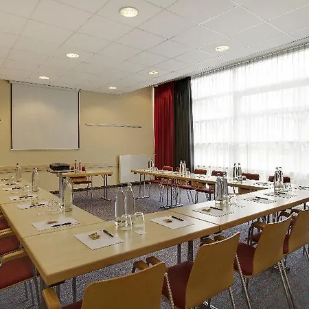 Express Frankfurt Messe By Ihg Hotel 3*
