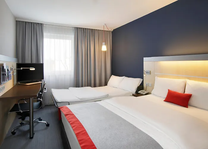 Hotel Express Frankfurt Messe By Ihg 3*