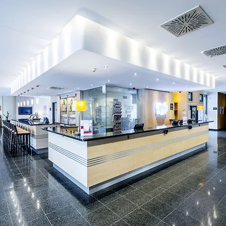 Hotel Express Frankfurt Messe By Ihg Frankfurt am Main