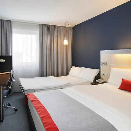 Hotel Express Frankfurt Messe By Ihg 3*